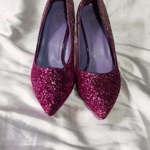 PINK GLITTERY HEELS