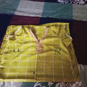 Parrot Colour Kurti With Dupatta