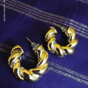 Small Golden Hoops!!