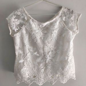 WHITE LACE TOP