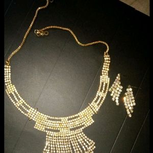 Beautiful Stone Studded Necklace And Earing