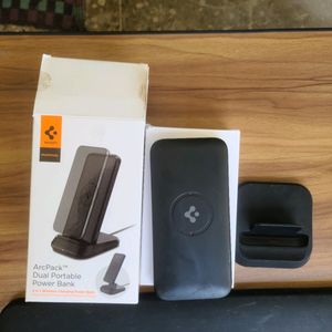 Spigen 3 in 1, 10000mAh Wireless Power Bank