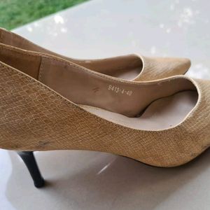 Lolo Closed Stilettos for Women