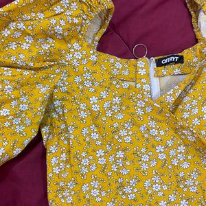 Classy Yellow Flower Print top🌼