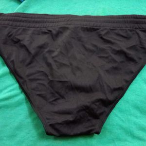 WAIST 32 BRANDED SHORTS