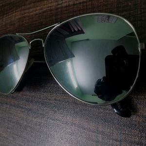 SILVER REFLECTIVE SUNGLASS