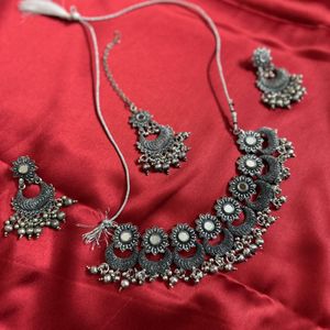 Necklace Earrings Set