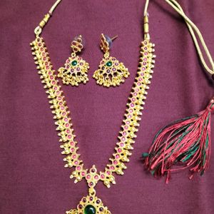 Beautiful Jewellery Set - Necklace And Earrings