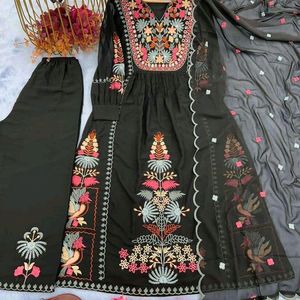 👗SAKEENA PAKISTANI THREE PCS FANCY SUIT👗