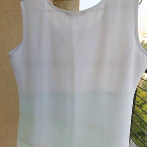 Sleevless Top