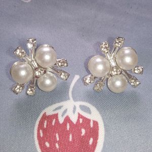 jewellery set with  2 pair of earrings