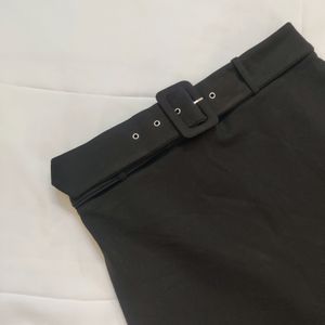 Max Black Formal Skirt With Belt.