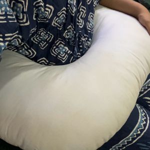 Mi Arcus Nursing And Feeding Pillow(Never Used)