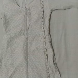 Chikan Kari Kurti.