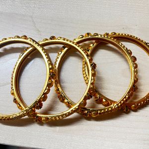 4 Golden Imitation Bangles