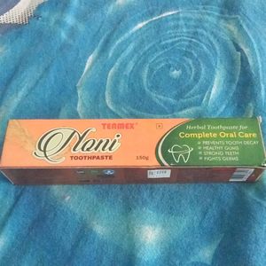 Aayurvedik Noni Toothpaste