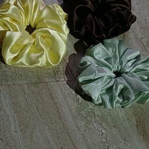 6 Pcs Random Hair Scrunchies