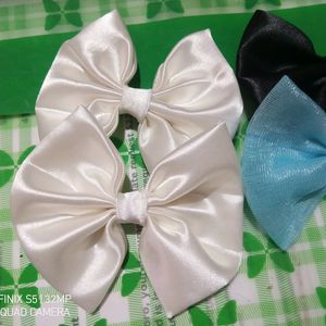 Bow Clips 4 Pcs