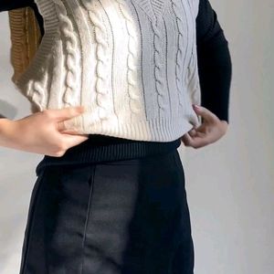 Cream Cable Knit Cropped V-neck Sweater Vest.