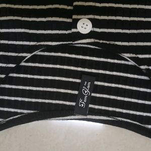 Black And White Cute Korean Style Crop Top