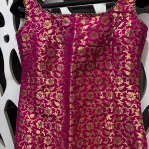 Inddus Women Pink And Gold Toned Woven Kurta