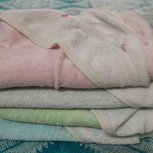 Set Of 4 Hoodie Towel