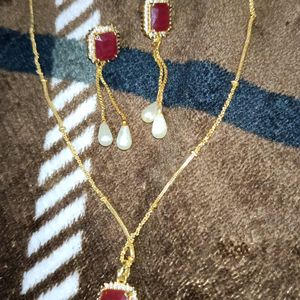 Red Ad Stone Gold Plated Set