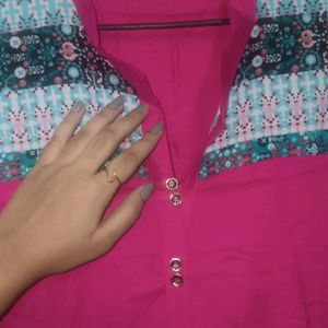 Majanta Kurta Women