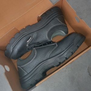 Go Work Heavy Duty  Safety Footwear Size-8