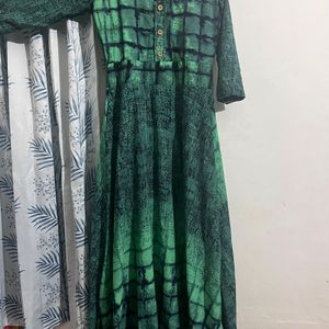 Green and bIack Colour beautiful Gown