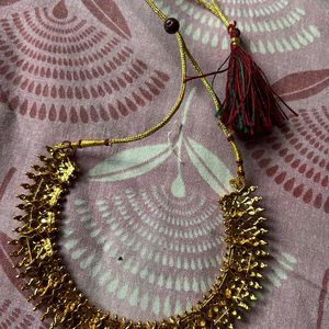 Gold Choker With Stones