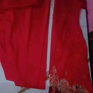 Bhut Khubsurat Silk Suit