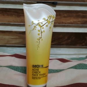 Ozone Acne Check Facewash