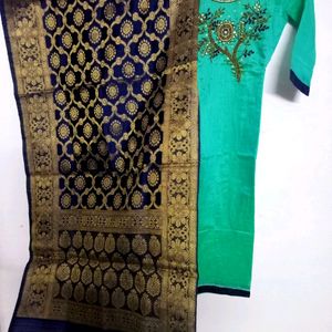 Rama Kurta & Blue Silk Dupatta