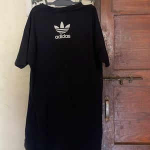 Must have black t-shirt