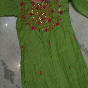 Green Kurti