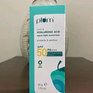 Plum Cica And Hyaluronic Acid Aqua Light Sunscreen