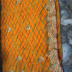 A Chiffon Saree With Blouse Piece