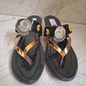 PRICEDROP! New Black Sandals -Never worn