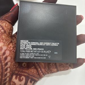 MAC Conceal & Colour Pallet - Medium