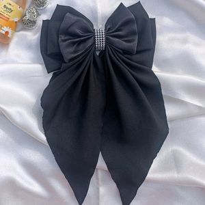 Giant Bow Clip For Gurls.. 😚