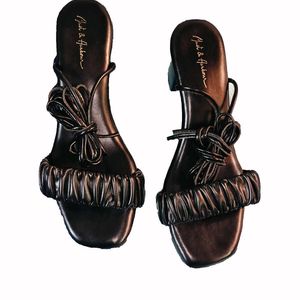 Women Leather Black Thread Sandals