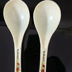 Set of 2 Floral Design Plastic Serving Spoons