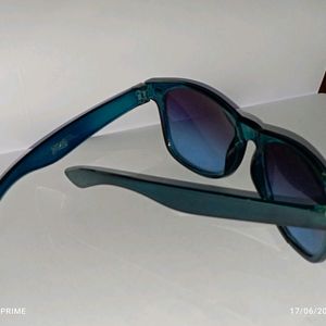 RAY-BAN SUNGLASSES Unused