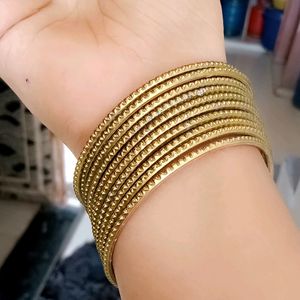 Set Of 4 Combo Bangles