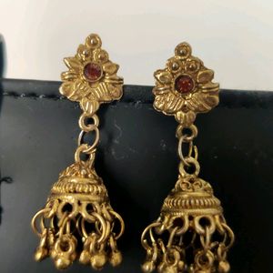 4 Beautiful And Stylish Earings