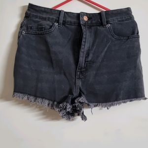 27 Waist H&M Shorts