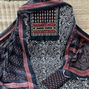 New Standard Karachi Cotton Suits Beautiful Women