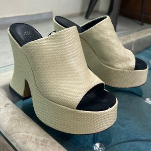 Platform Straw mule