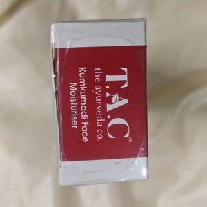 SEALED New Face Moisturizer (T.A.C)